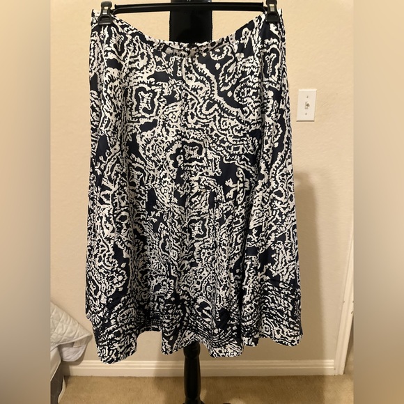 Chico's Skirt Womens black/White Paisley Sequin Silk Cotton Midi Lined Zip. Sz 2 - Picture 9 of 13